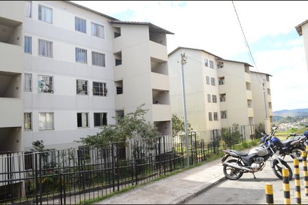 Fachada do bloco de apartamento para alugar com 2 quartos, 43m² em Vista do Sol, Belo Horizonte