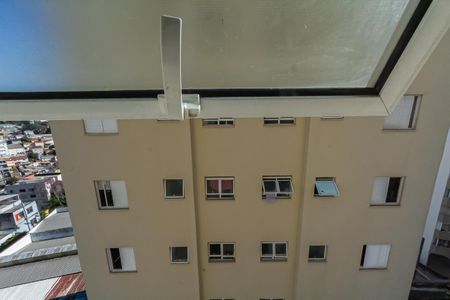 Apartamento à venda com 56m², 2 quartos e 1 vaga Apartamento à venda com 56m², 2 quartos e 1 vagaVista da Cozinha e Área de Serviço