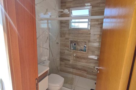 Casa à venda com 300m², 4 quartos e 4 vagas Casa à venda com 300m², 4 quartos e 4 vagasBanheiro 2