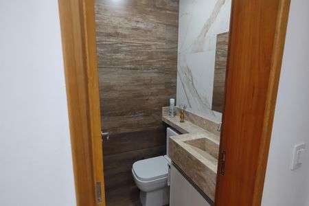 Casa à venda com 300m², 4 quartos e 4 vagas Casa à venda com 300m², 4 quartos e 4 vagasLavabo
