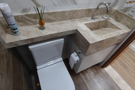 Casa à venda com 300m², 4 quartos e 4 vagas Casa à venda com 300m², 4 quartos e 4 vagasLavabo