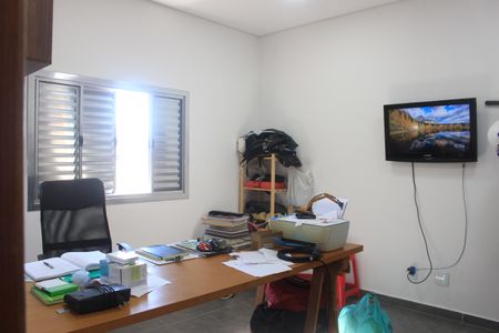 Casa para alugar com 300m², 4 quartos e 4 vagasEscritório