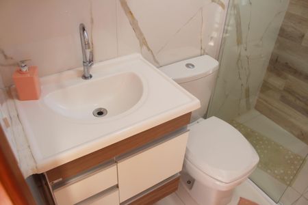 Casa à venda com 300m², 4 quartos e 4 vagas Casa à venda com 300m², 4 quartos e 4 vagasBanheiro 2