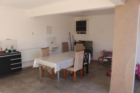Casa para alugar com 300m², 4 quartos e 4 vagasQuintal