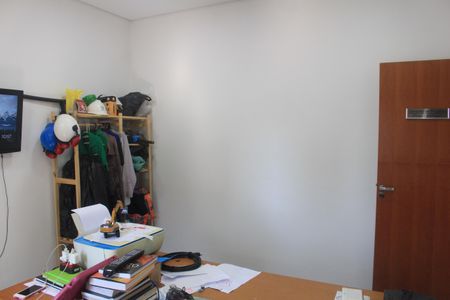 Casa para alugar com 300m², 4 quartos e 4 vagasEscritório
