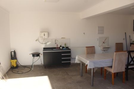 Casa para alugar com 300m², 4 quartos e 4 vagasQuintal