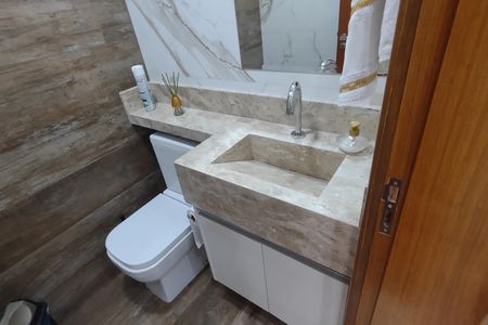 Casa à venda com 300m², 4 quartos e 4 vagas Casa à venda com 300m², 4 quartos e 4 vagasLavabo