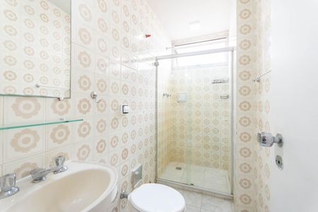 Banheiro de apartamento à venda com 1 quarto, 56m² em Tijuca, Rio de Janeiro