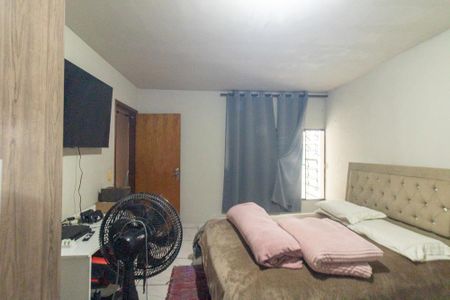 Casa à venda com 720m², 3 quartos e 2 vagas Casa à venda com 720m², 3 quartos e 2 vagasQuarto 2