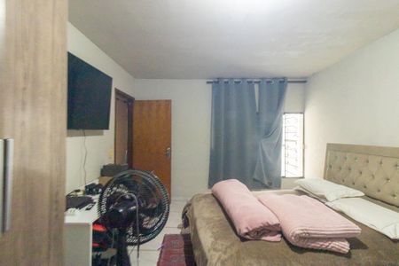 Casa à venda com 720m², 3 quartos e 2 vagas Casa à venda com 720m², 3 quartos e 2 vagasQuarto 2