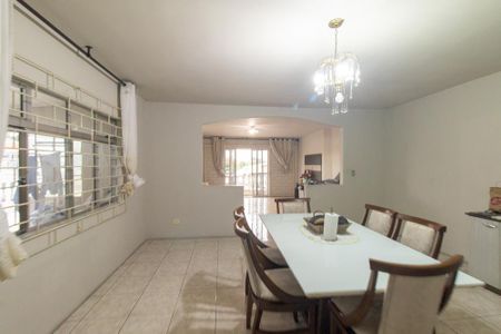 Casa à venda com 720m², 3 quartos e 2 vagas Casa à venda com 720m², 3 quartos e 2 vagasSala de Jantar