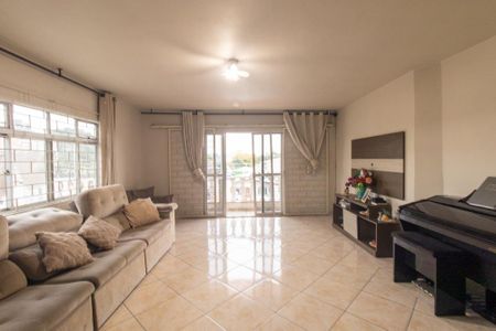 Casa à venda com 3 quartos, 720m² em Sítio Cercado, Curitiba