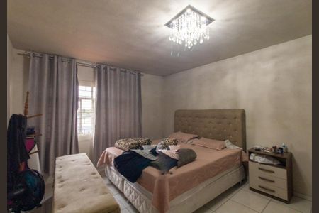 Quarto 1 Suite de casa à venda com 3 quartos, 720m² em Sítio Cercado, Curitiba