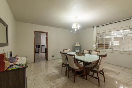 Casa à venda com 720m², 3 quartos e 2 vagas Casa à venda com 720m², 3 quartos e 2 vagasSala de Jantar