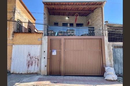 Casa para alugar com 160m², 4 quartos e 4 vagas