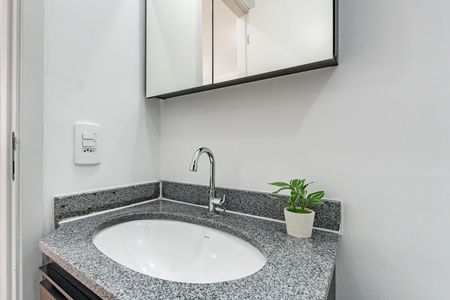 Banheiro de apartamento para alugar com 2 quartos, 42m² em Vila Vermelha, São Paulo