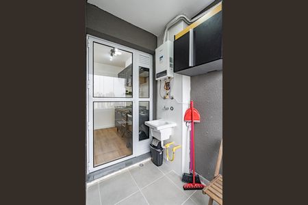 Area de Serviços de apartamento para alugar com 2 quartos, 42m² em Vila Vermelha, São Paulo