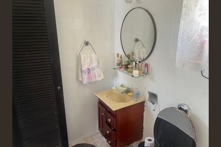 Banheiro de casa para alugar com 2 quartos, 90m² em Piedade, Rio de Janeiro