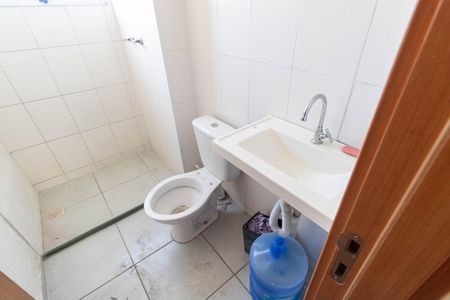 Banheiro de apartamento para alugar com 2 quartos, 65m² em Paciência, Rio de Janeiro