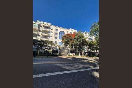 Apartamento para alugar com 65m², 2 quartos e 2 vagasFachada do Condomínio