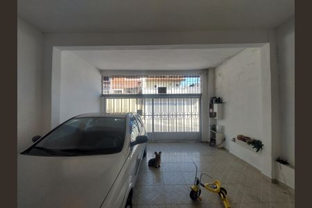 Garagem de casa para alugar com 4 quartos, 120m² em Parque das Arvores, São Paulo