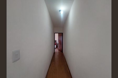 Corredor de casa para alugar com 4 quartos, 120m² em Parque das Arvores, São Paulo