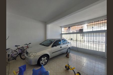 Garagem de casa para alugar com 4 quartos, 120m² em Parque das Arvores, São Paulo