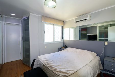 Apartamento à venda com 128m², 3 quartos e 4 vagas Apartamento à venda com 128m², 3 quartos e 4 vagasSuíte