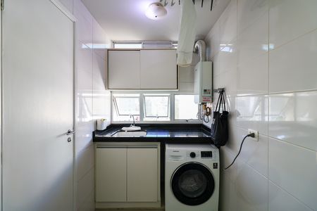 Apartamento à venda com 128m², 3 quartos e 4 vagas Apartamento à venda com 128m², 3 quartos e 4 vagasÁrea de serviço