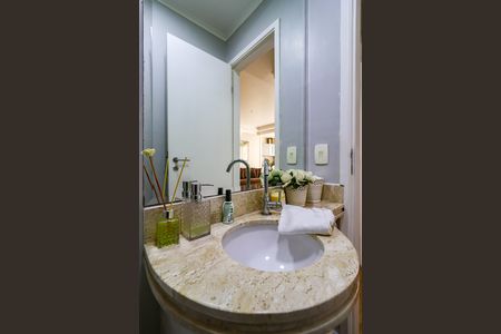 Apartamento à venda com 128m², 3 quartos e 4 vagas Apartamento à venda com 128m², 3 quartos e 4 vagasLavabo