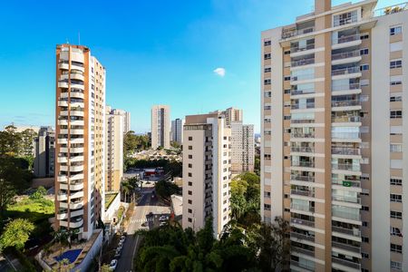 Apartamento à venda com 128m², 3 quartos e 4 vagas Apartamento à venda com 128m², 3 quartos e 4 vagasVista da Suíte 2