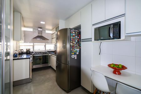 Apartamento à venda com 128m², 3 quartos e 4 vagas Apartamento à venda com 128m², 3 quartos e 4 vagasCozinha