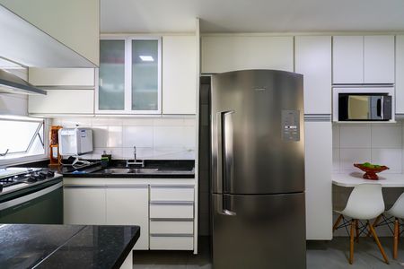Apartamento à venda com 128m², 3 quartos e 4 vagas Apartamento à venda com 128m², 3 quartos e 4 vagasCozinha