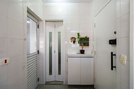 Apartamento à venda com 128m², 3 quartos e 4 vagas Apartamento à venda com 128m², 3 quartos e 4 vagasÁrea de serviço