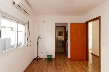 Casa à venda com 311m², 4 quartos e 4 vagas