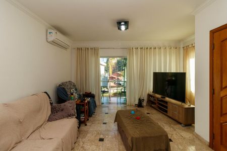 Casa à venda com 4 quartos, 311m² em Sítio Barrocada, São Paulo