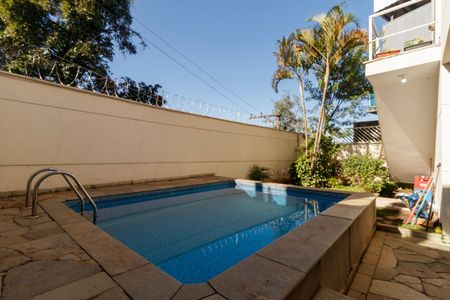 Casa à venda com 311m², 4 quartos e 4 vagas