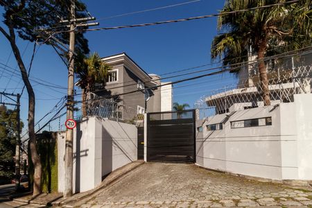 Casa à venda com 311m², 4 quartos e 4 vagas