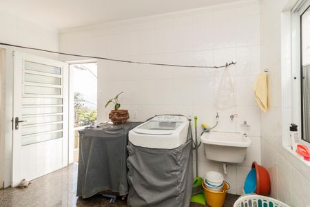 Casa à venda com 311m², 4 quartos e 4 vagas
