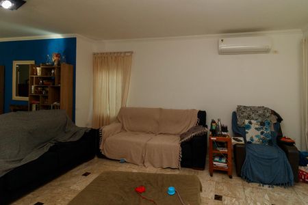 Casa à venda com 311m², 4 quartos e 4 vagas