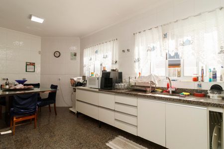 Casa à venda com 311m², 4 quartos e 4 vagas