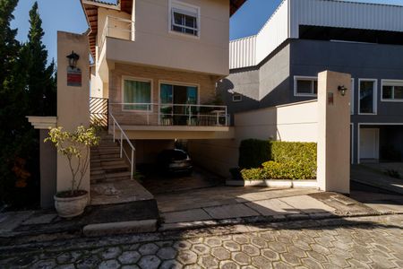 Casa à venda com 311m², 4 quartos e 4 vagas