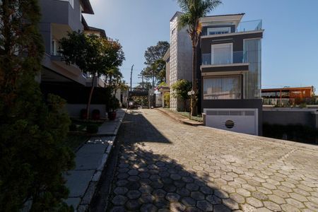 Casa à venda com 311m², 4 quartos e 4 vagas