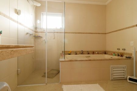 Casa à venda com 311m², 4 quartos e 4 vagas