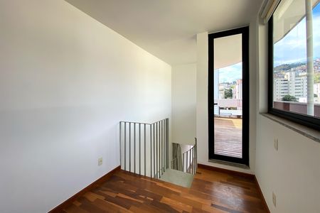Sala de Estar de apartamento à venda com 1 quarto, 94m² em Serra, Belo Horizonte