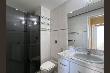 Banheiro Social de apartamento para alugar com 2 quartos, 58m² em Barra da Tijuca, Rio de Janeiro