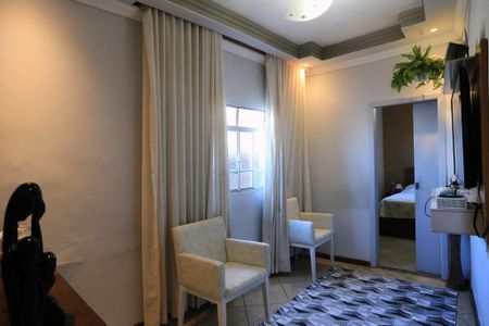 Casa à venda com 3 quartos, 228m² em São Cristóvão, Belo Horizonte