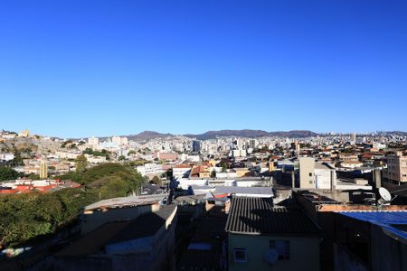 Vista de casa à venda com 3 quartos, 228m² em São Cristóvão, Belo Horizonte