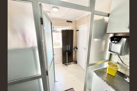 Apartamento à venda com 96m², 3 quartos e 1 vaga Apartamento à venda com 96m², 3 quartos e 1 vagaCozinha e Área de Serviço