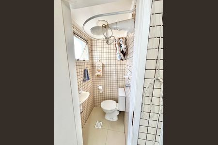 Apartamento à venda com 96m², 3 quartos e 1 vaga Apartamento à venda com 96m², 3 quartos e 1 vagaBanheiro de serviço